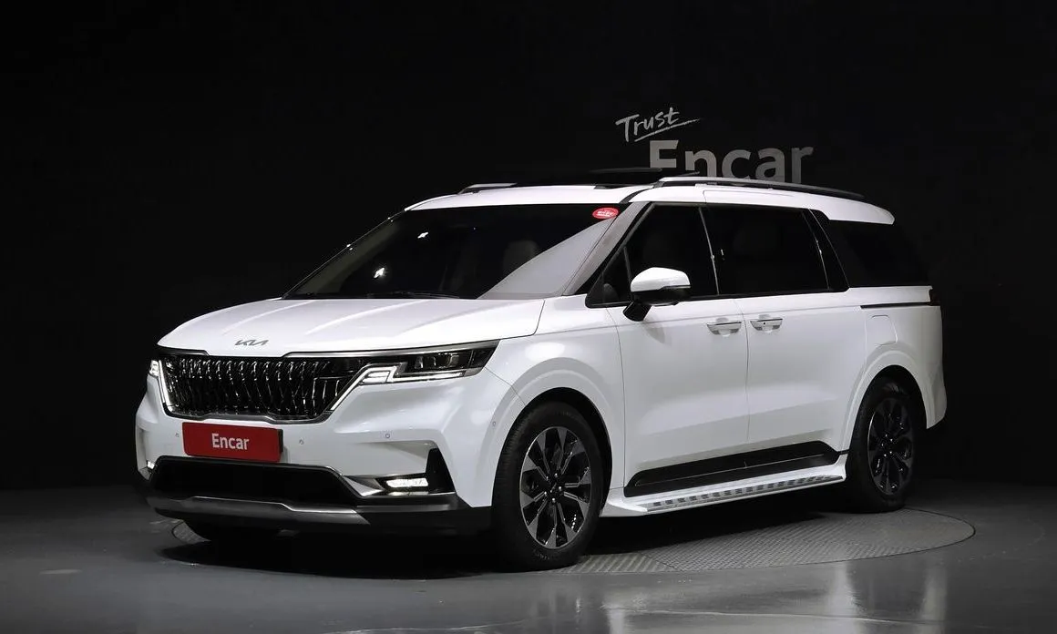 Kia Carnival — фото 1