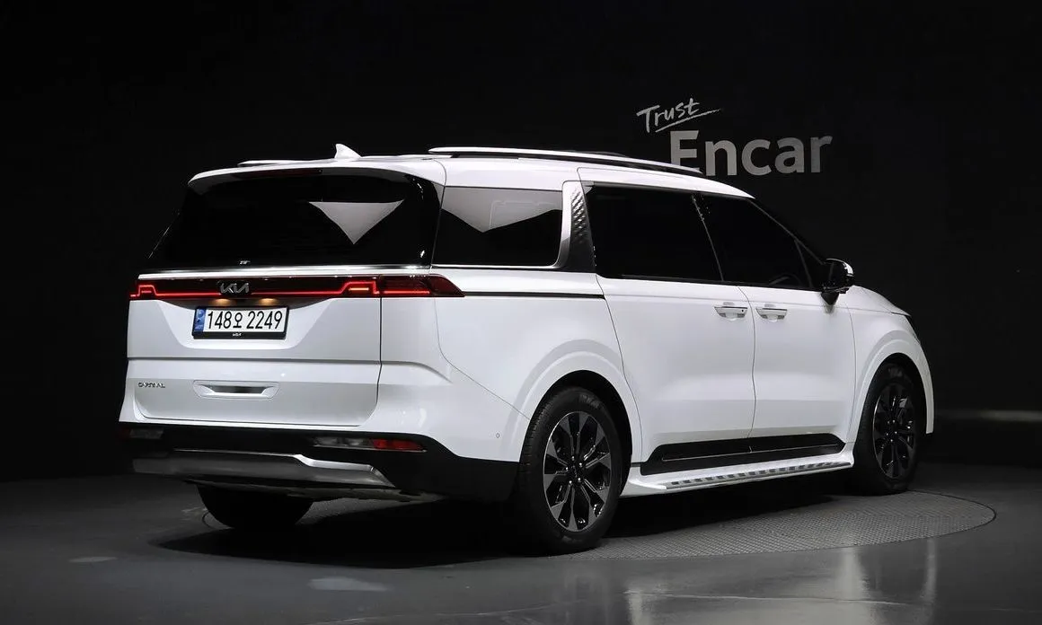 Kia Carnival — фото 4