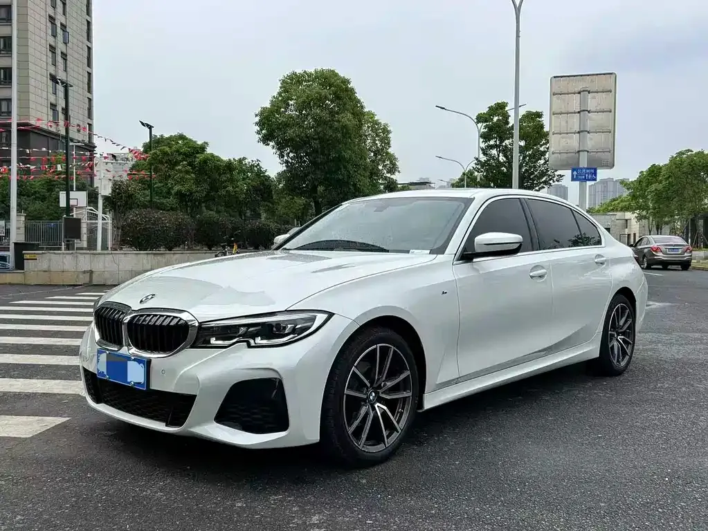 BMW 3 Series — фото 1