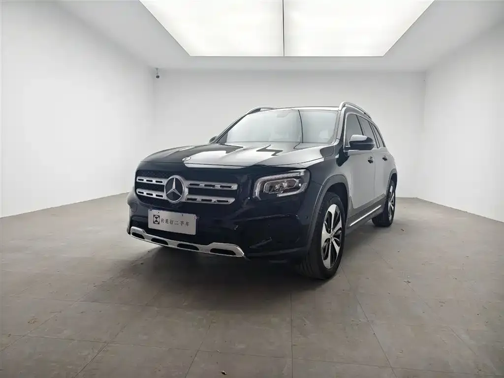 Mercedes-Benz GLB — фото 1
