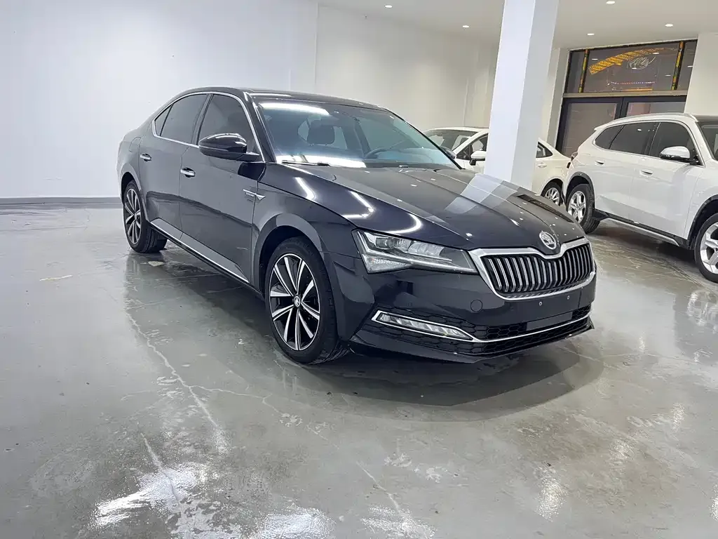 Skoda Superb — фото 3