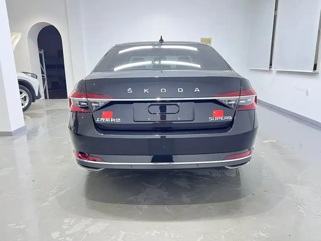 Skoda Superb — фото 2