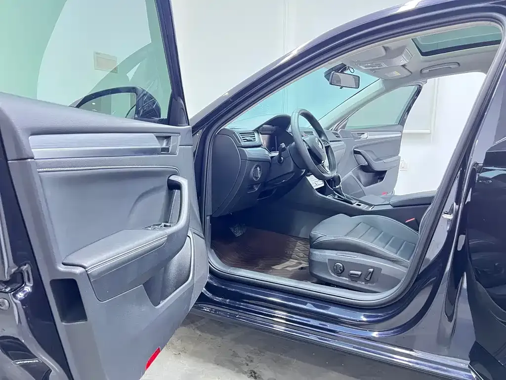 Skoda Superb — фото 7