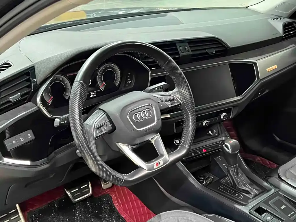 Audi Q3 Sportback — фото 4