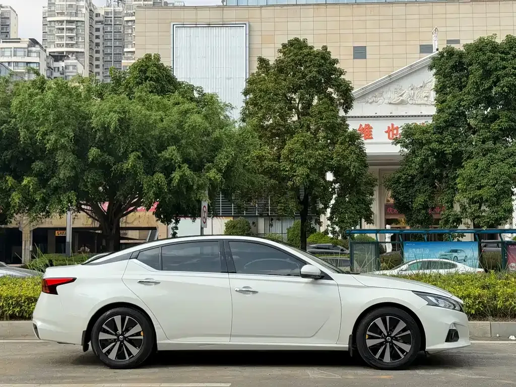 Nissan Teana — фото 7