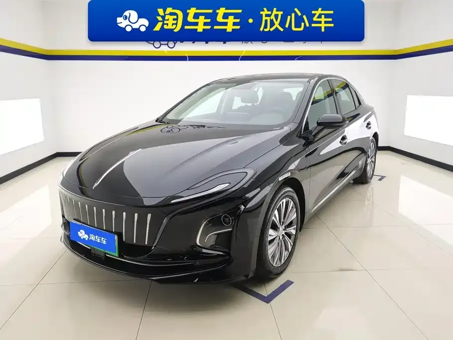 Hongqi E-QM5 — фото 1