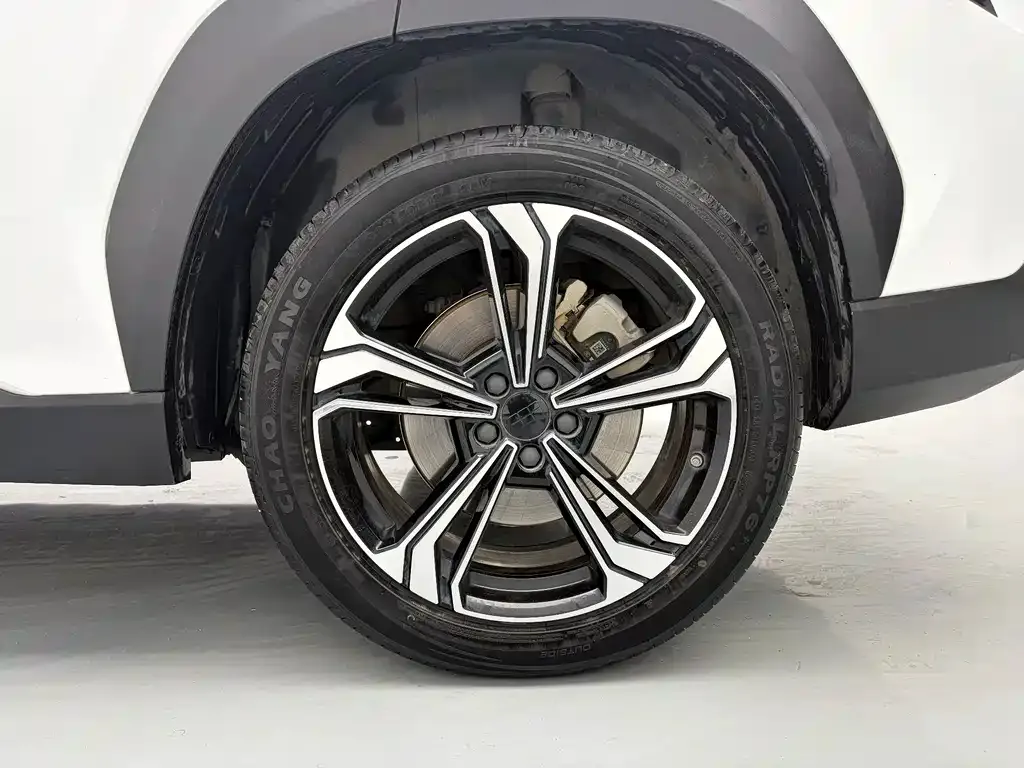 Geely Galaxy L7 — фото 10