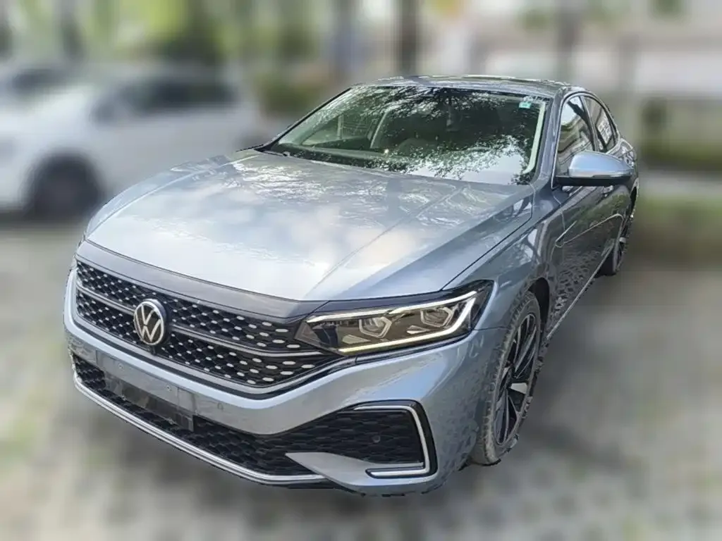Volkswagen Passat — фото 1