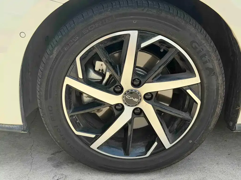 BYD Seal 07 DM-i — фото 10