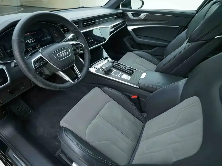 Audi A6L — фото 10