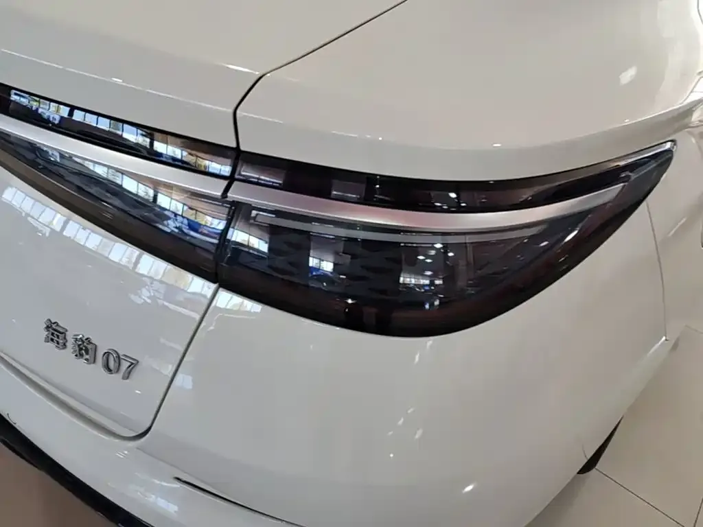 BYD Seal 07 DM-i — фото 2