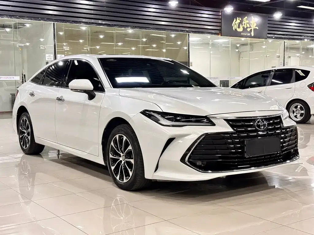 Toyota Avalon — фото 10