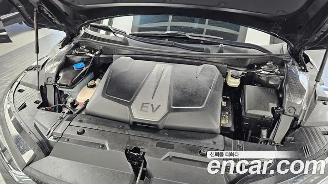 Kia EV6 — фото 8