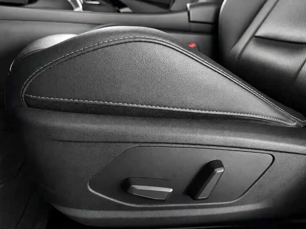 Hyundai Elantra — фото 7