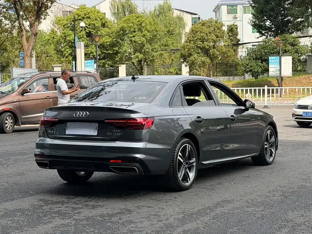 Audi A4L — фото 6