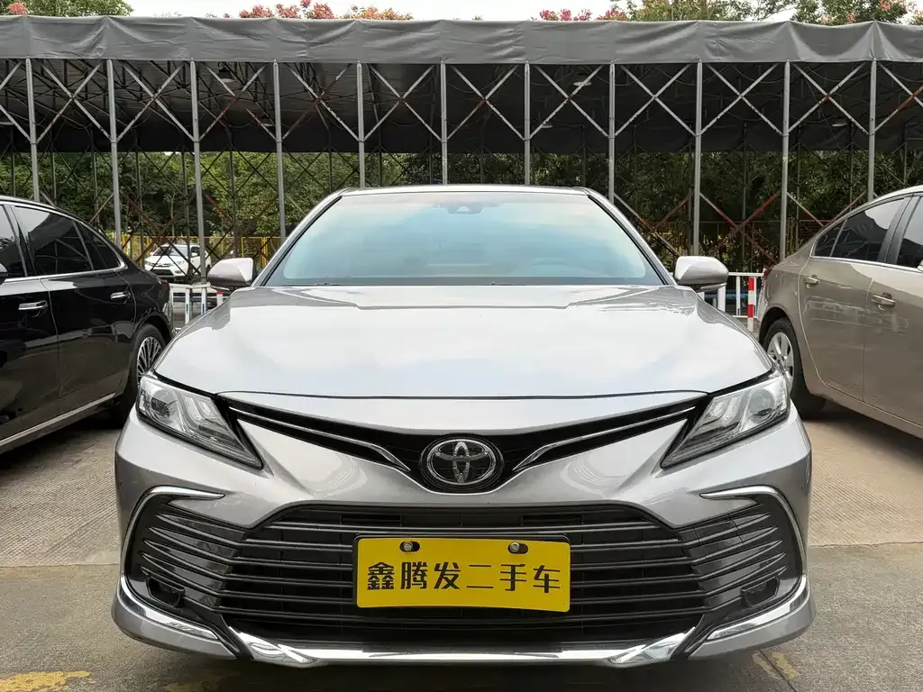 Toyota Camry — фото 7