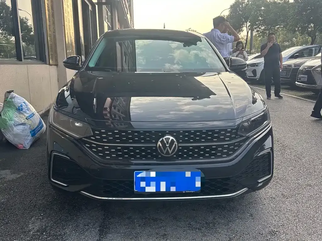 Volkswagen Passat — фото 4