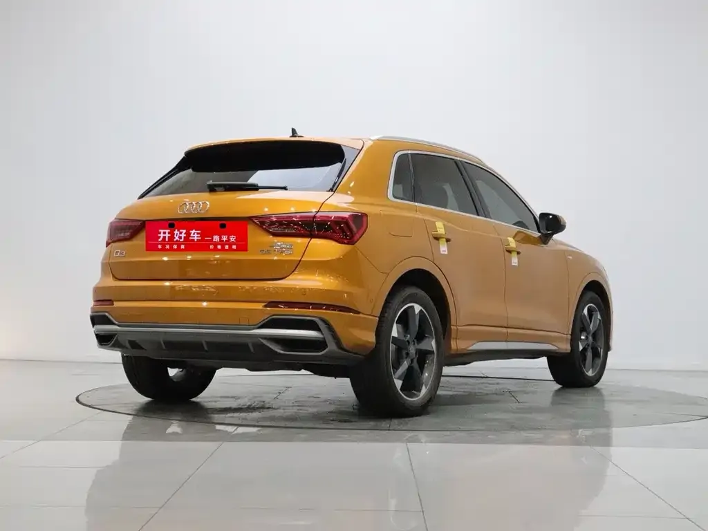 Audi Q3 — фото 4