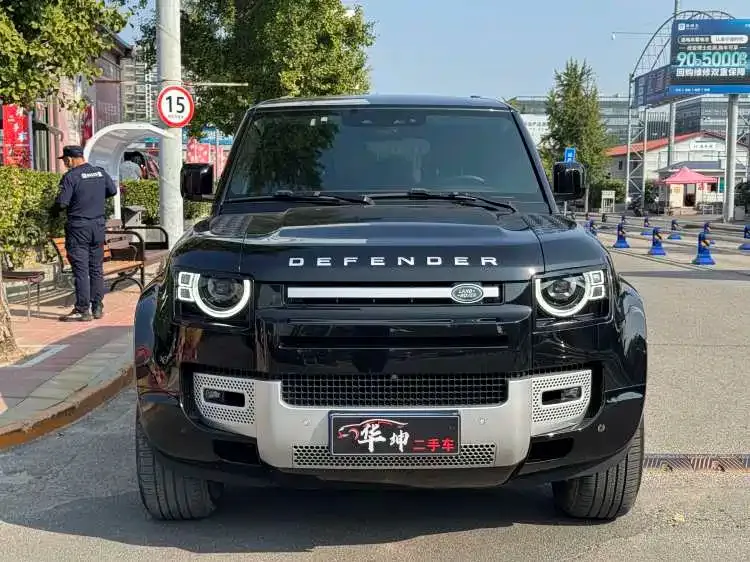 Land Rover Defender — фото 1
