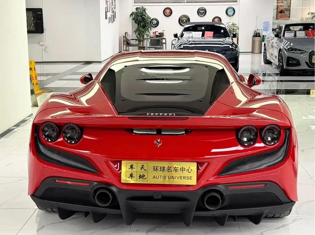 Ferrari F8 — фото 9