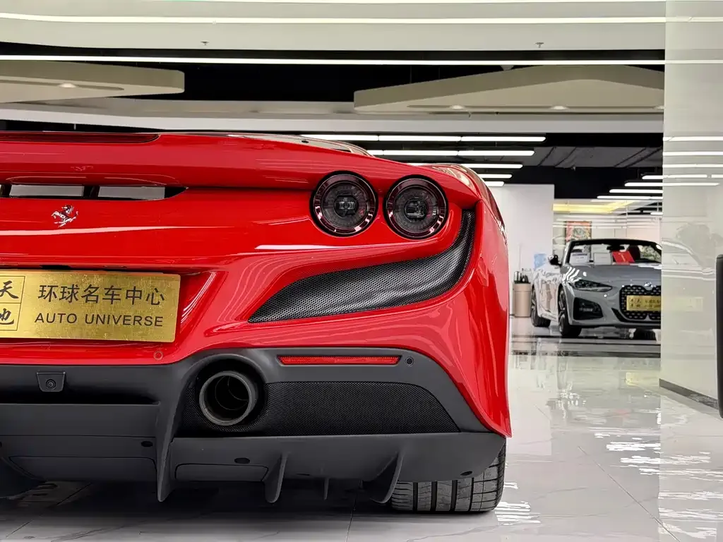 Ferrari F8 — фото 7