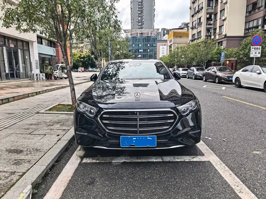 Mercedes-Benz E-Class — фото 6