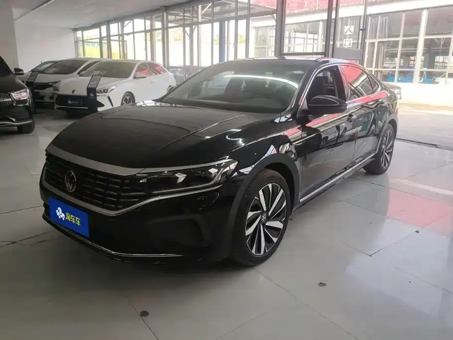 Volkswagen Passat — фото 1