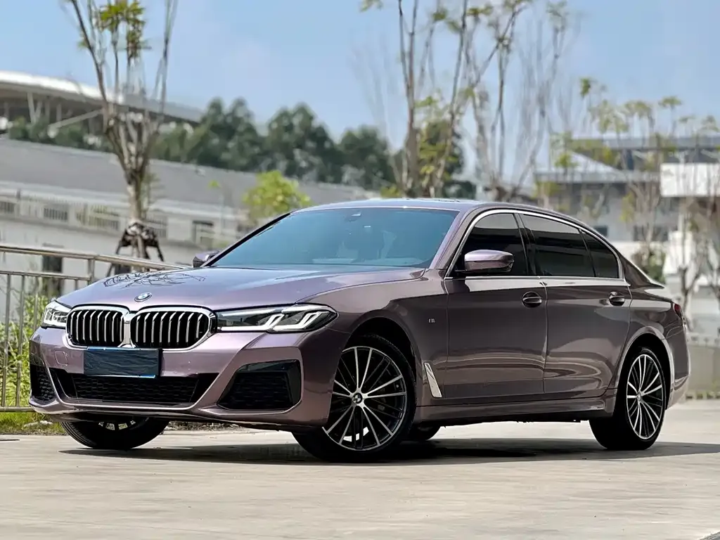 BMW 5 Series — фото 1
