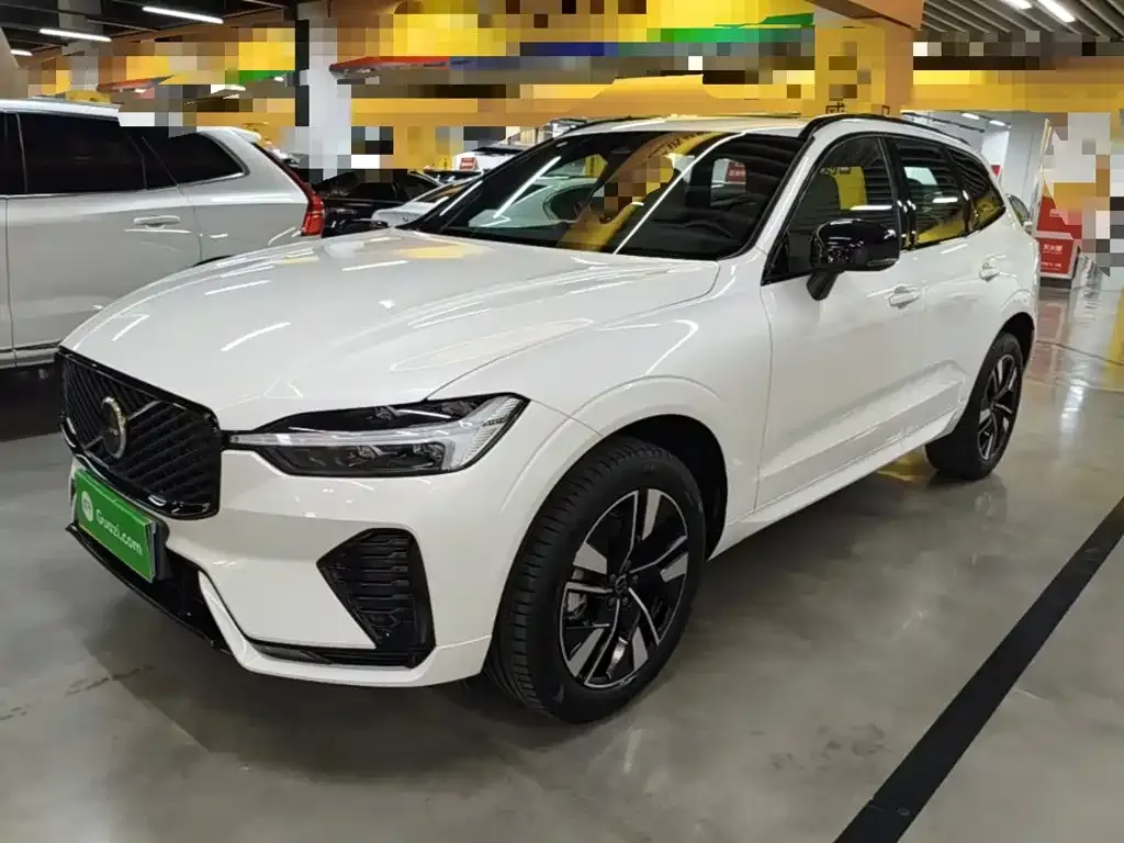 Volvo XC60 — фото 1