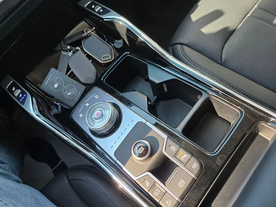 Kia Sorento — фото 8