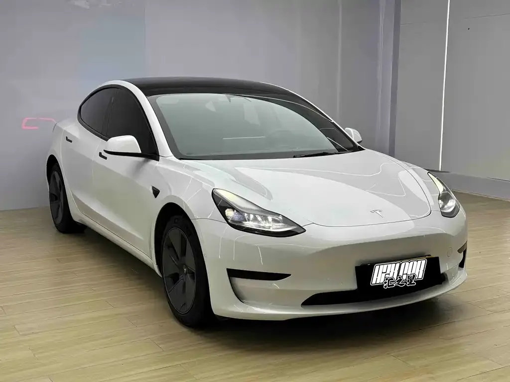 Tesla Model 3 — фото 7