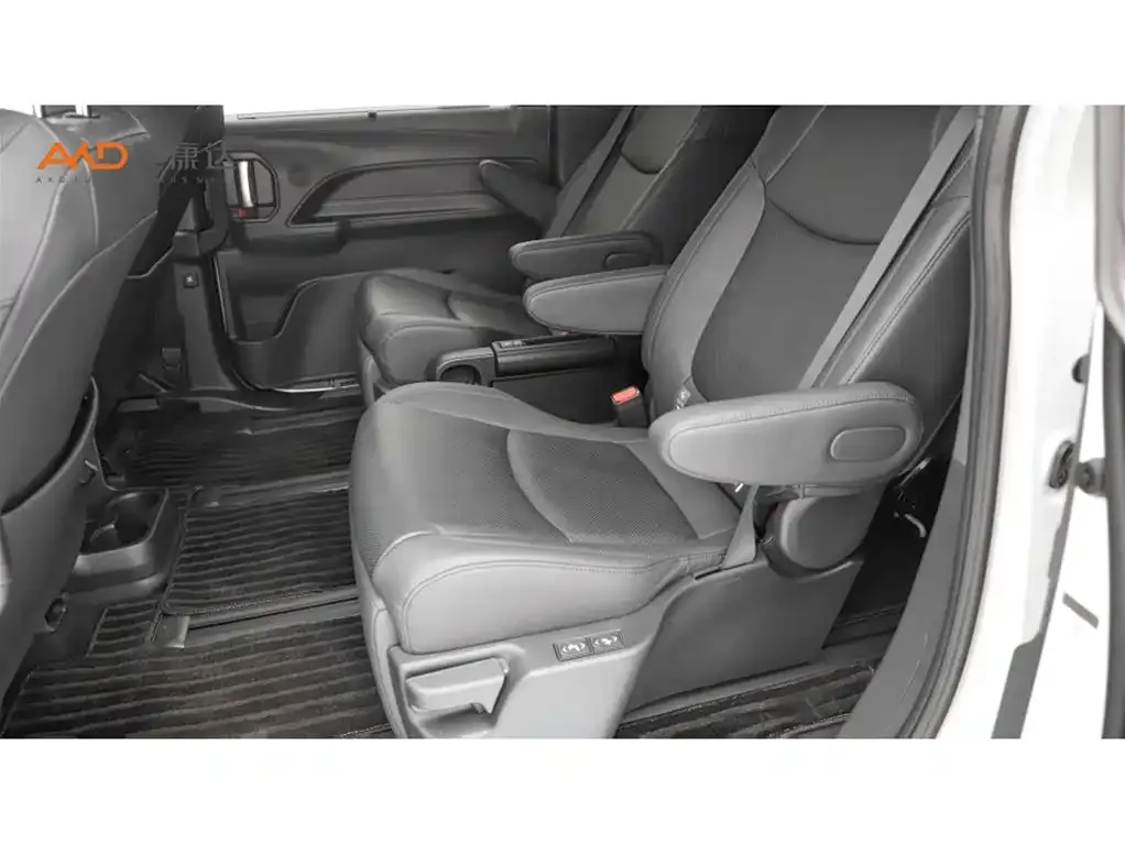 Toyota Granvia — фото 4