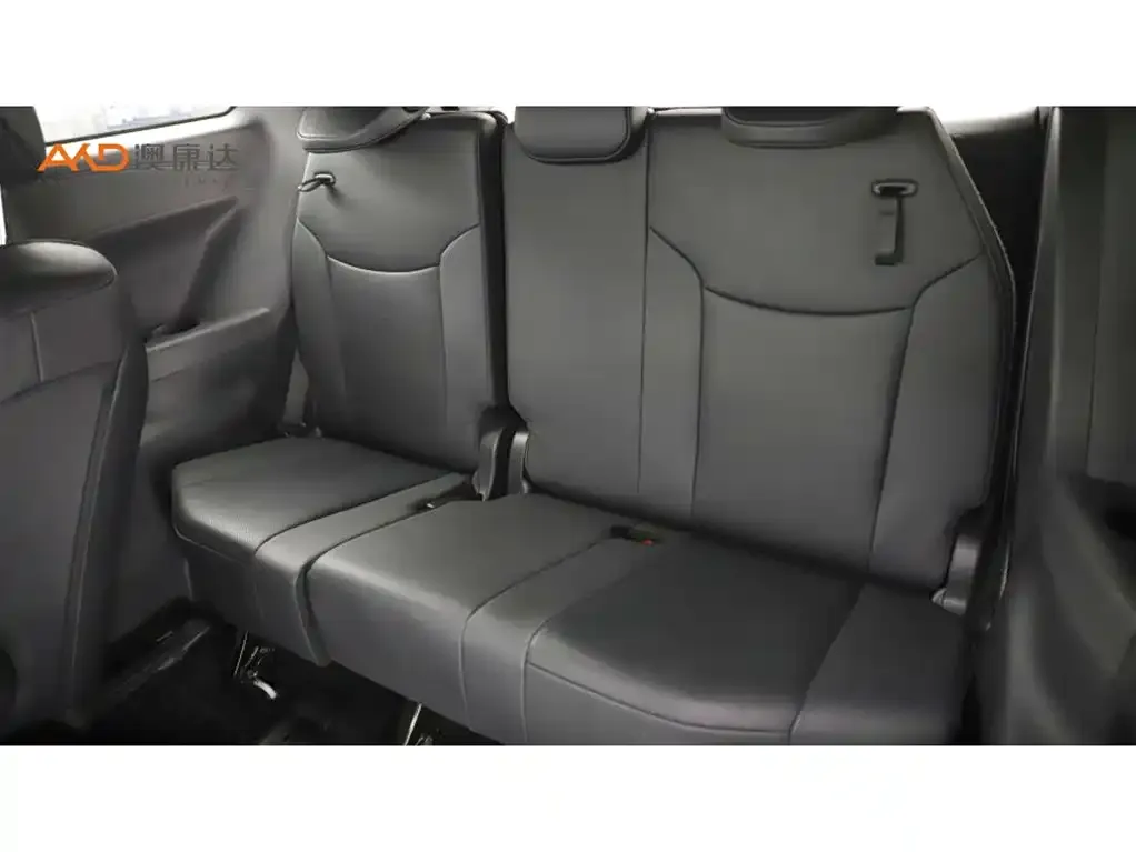 Toyota Granvia — фото 10