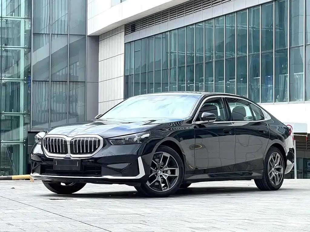 BMW 5 Series — фото 1