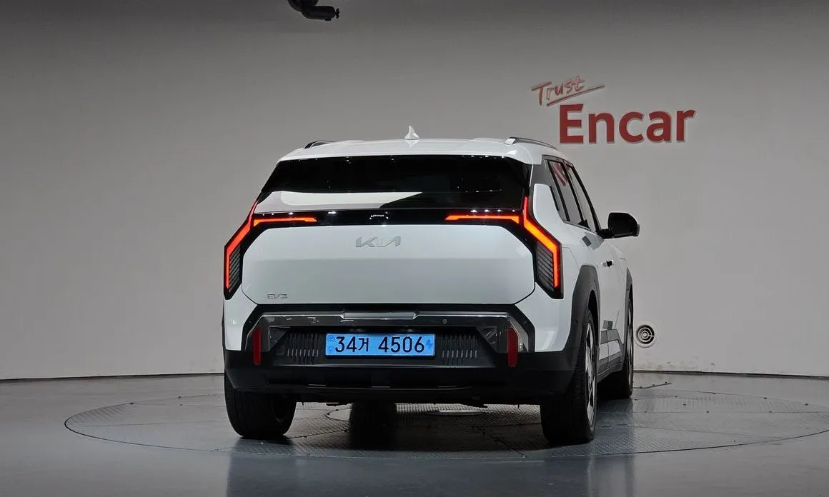 Kia EV3 — фото 8