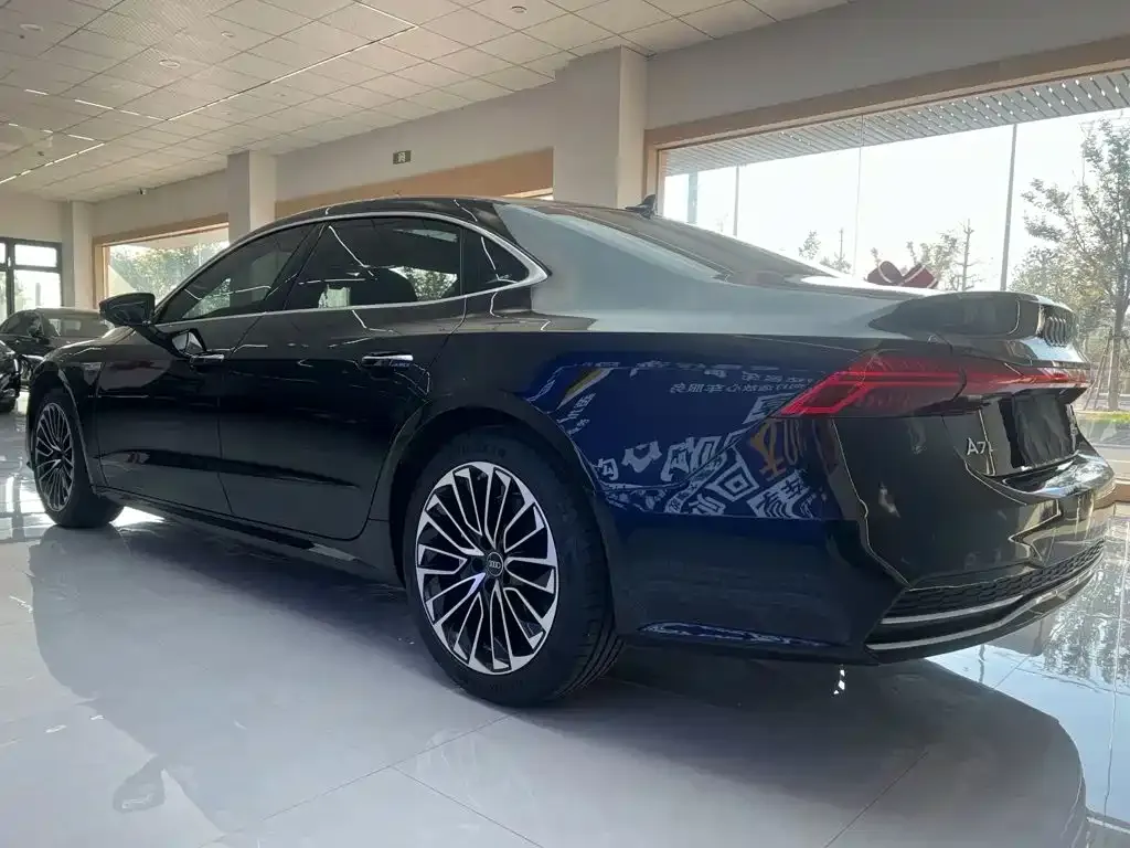 Audi A7L — фото 6