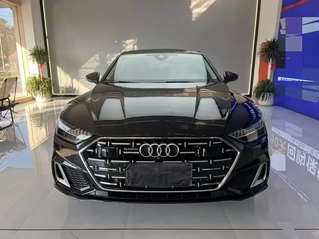 Audi A7L — фото 9