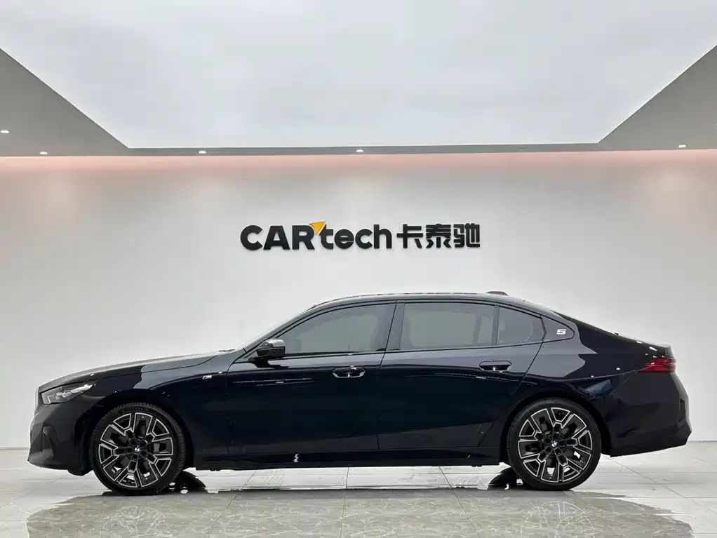 BMW 5 Series — фото 5