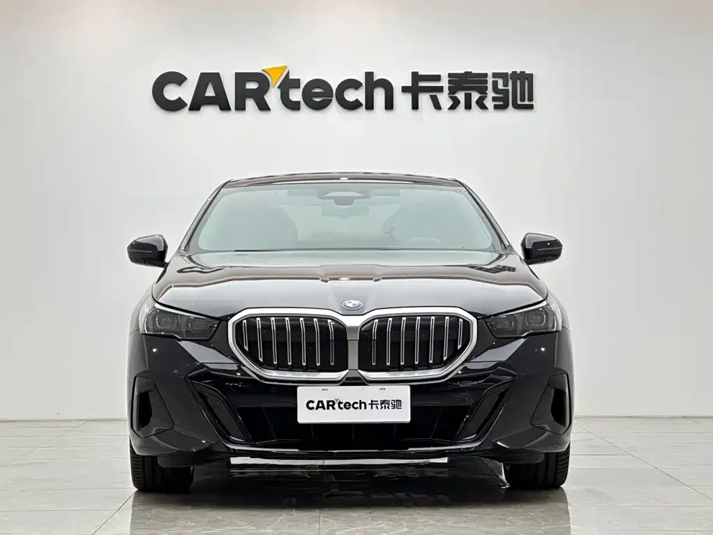 BMW 5 Series — фото 3