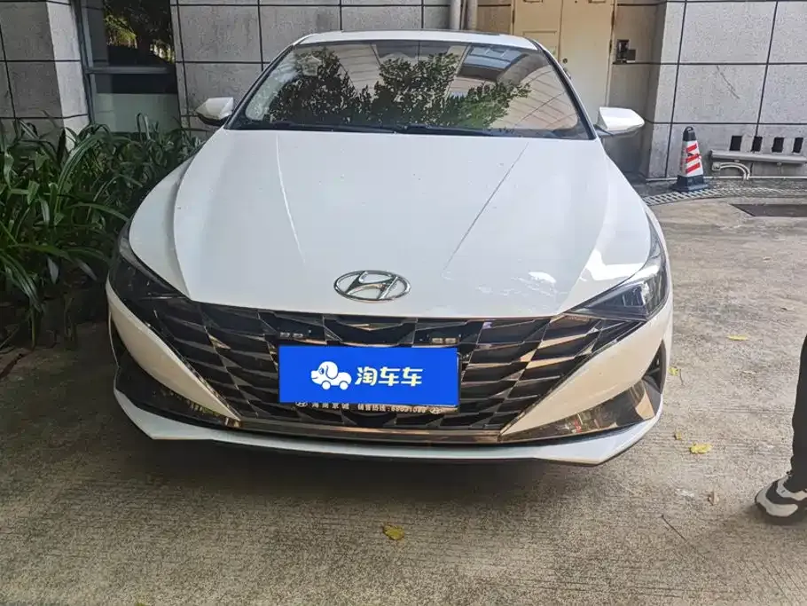 Hyundai Elantra — фото 10