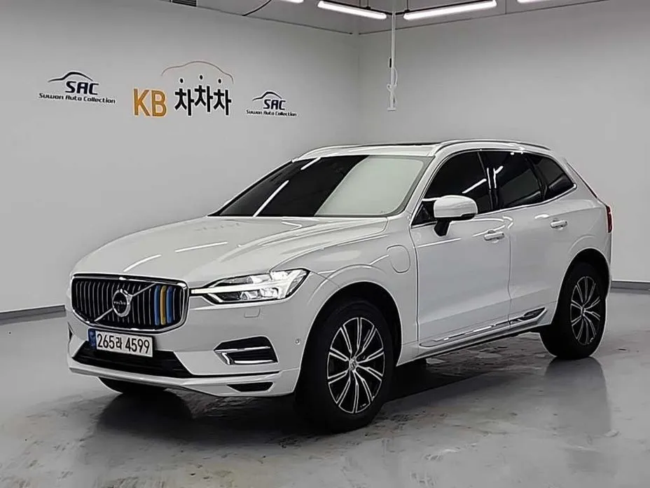 Volvo XC60 — фото 1