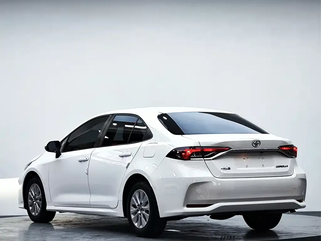 Toyota Corolla — фото 3