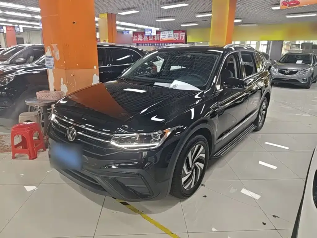 Volkswagen Tiguan L — фото 6