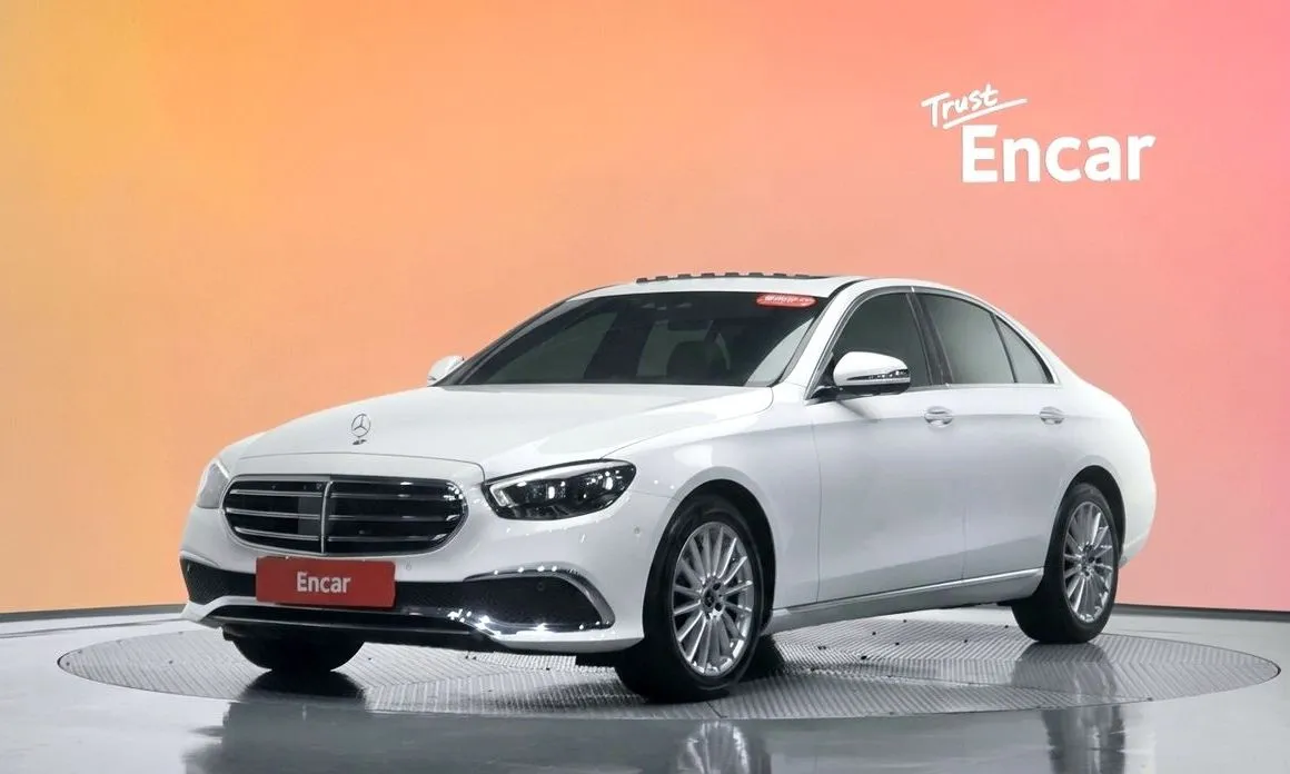 Mercedes-Benz E-Class — фото 1
