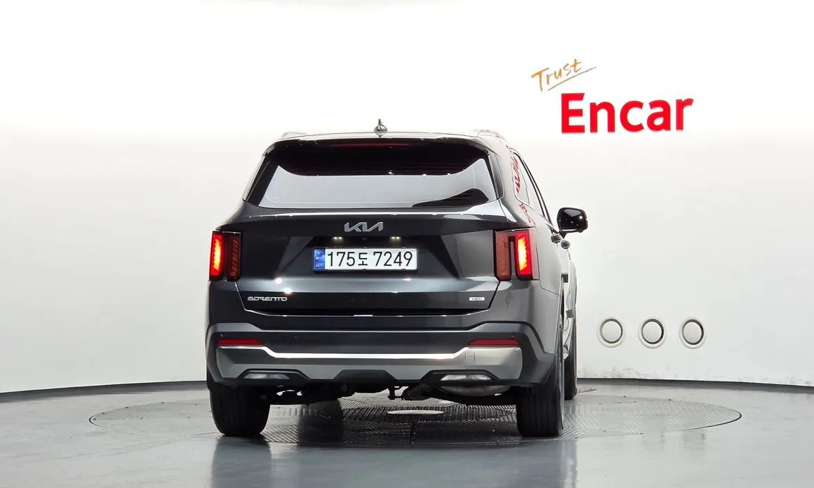 Kia Sorento — фото 6