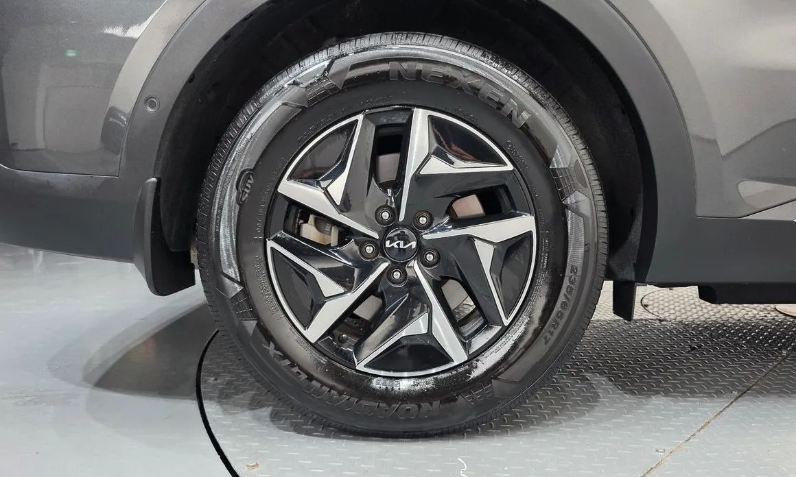 Kia Sorento — фото 8