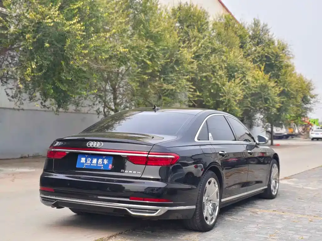 Audi A8 — фото 5