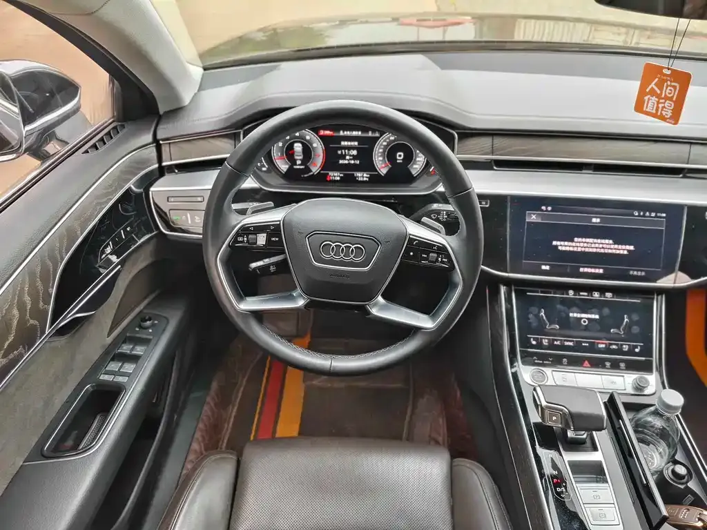 Audi A8 — фото 8