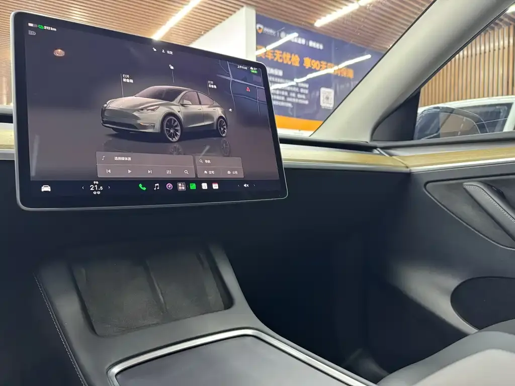 Tesla Model Y — фото 2