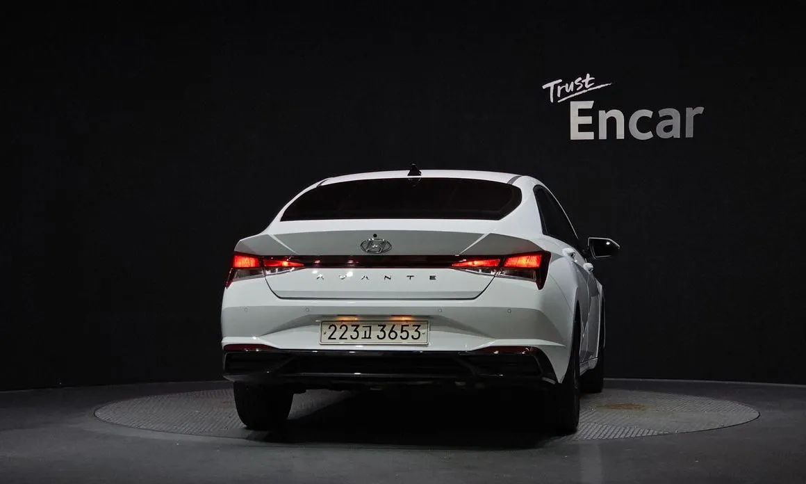 Hyundai AVANTE — фото 3